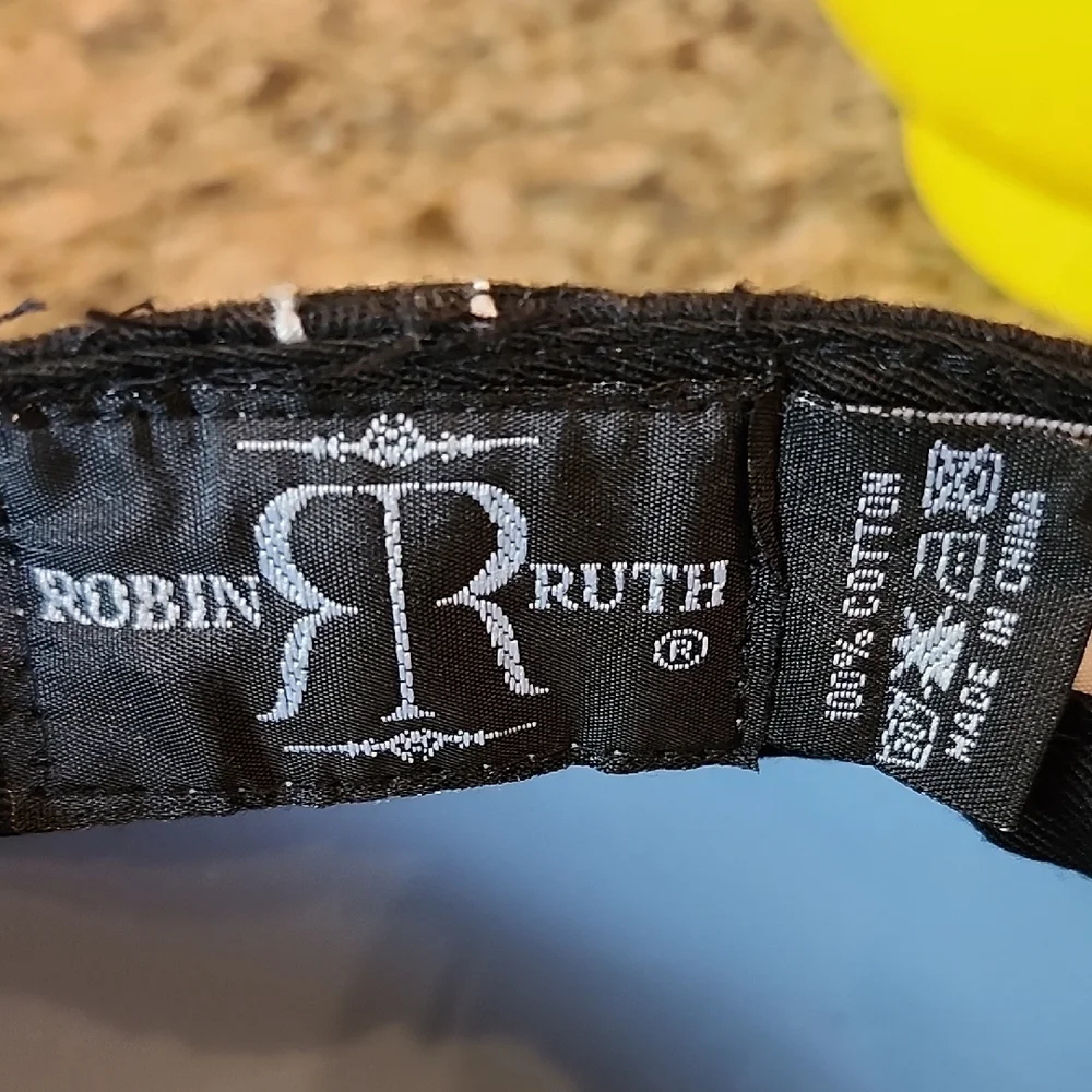 Robin Ruth this robin
